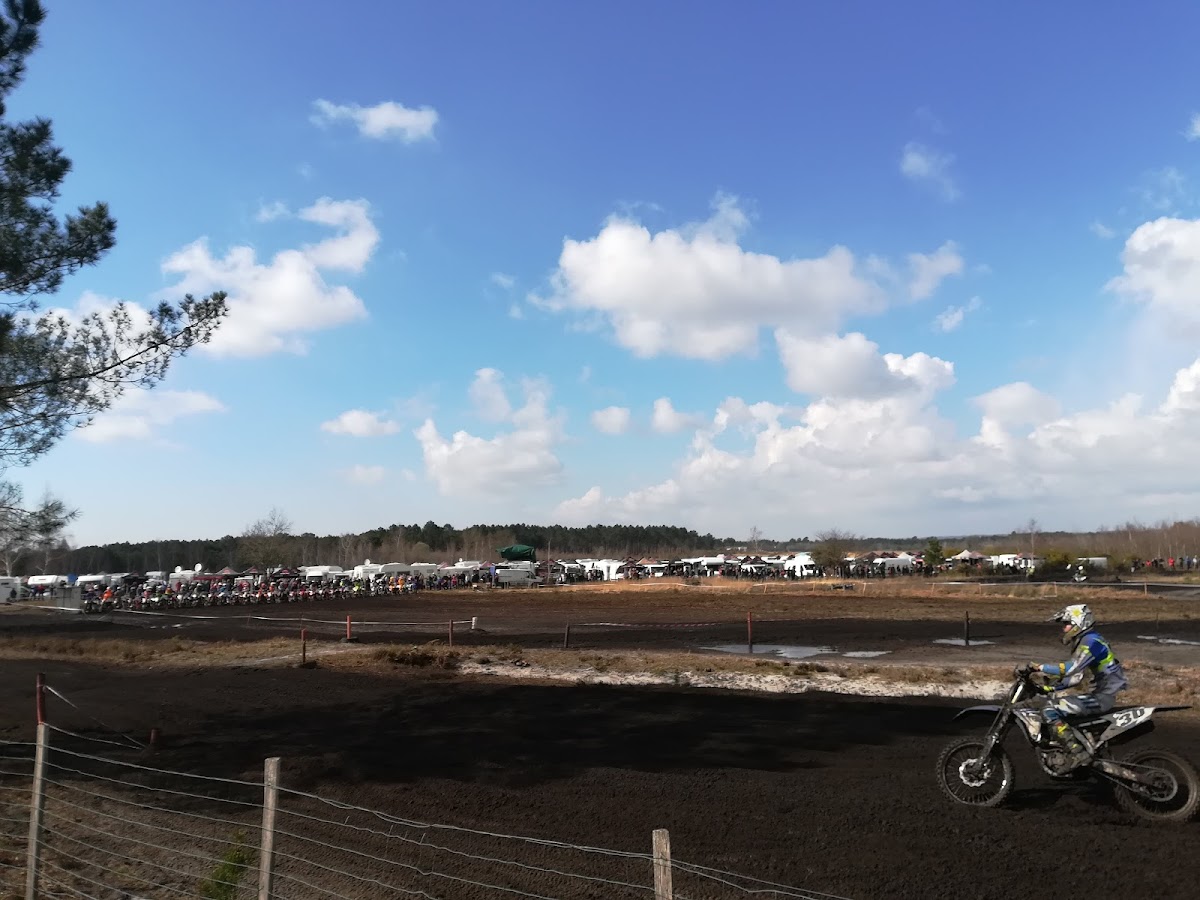 Terrain de motocross à Marcillac — photo 3