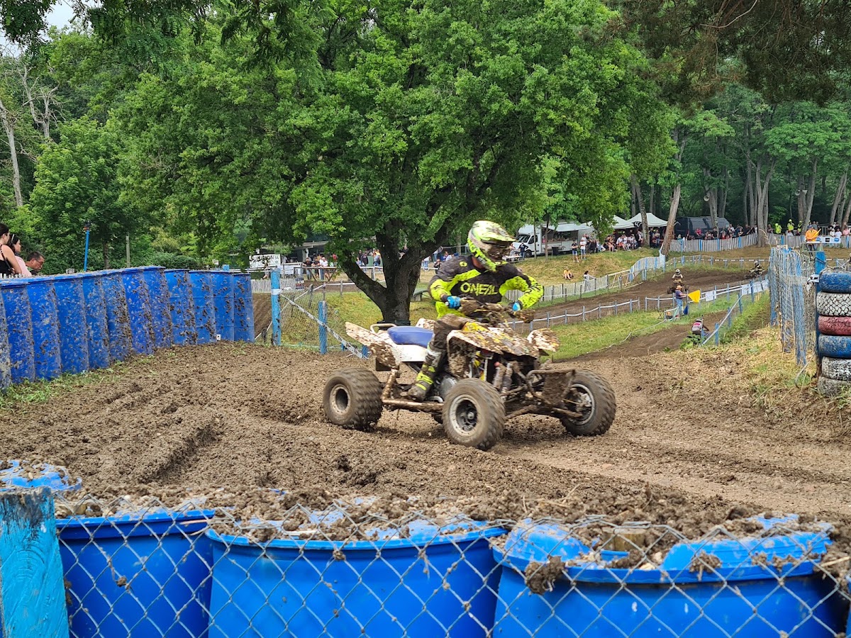 Terrain de motocross à Saint-Aignan-Le-Jaillard — photo 1