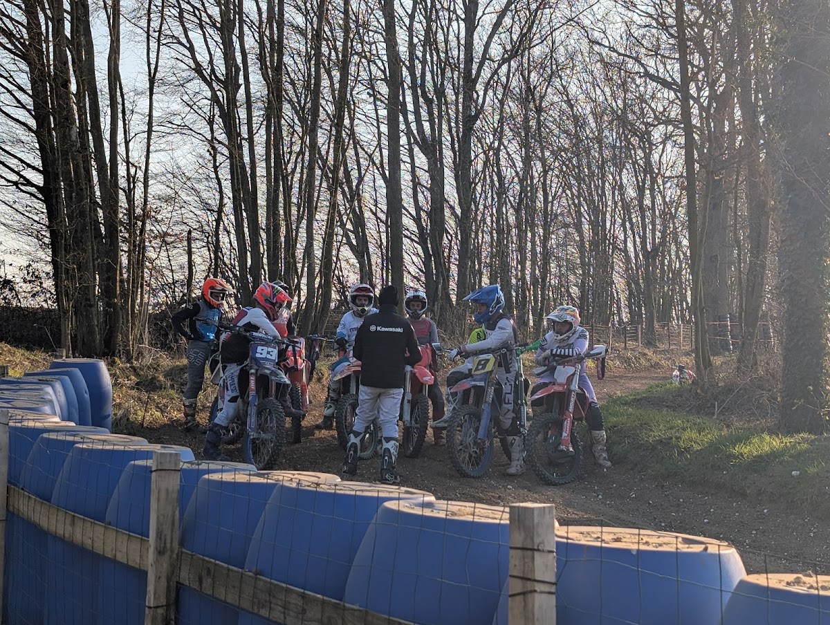 Terrain de motocross à Nizy-Le-Comte — photo 1