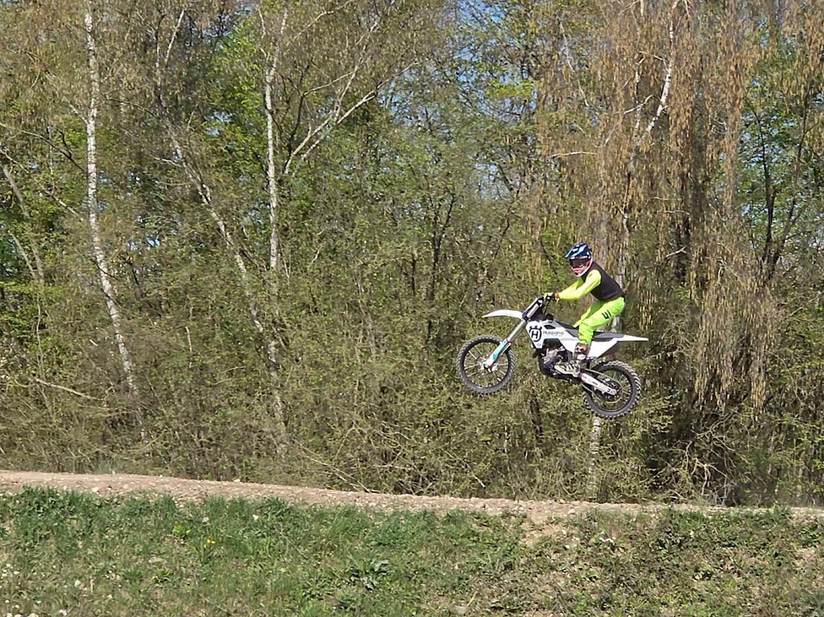 Terrain de motocross à Nizy-Le-Comte — photo 3