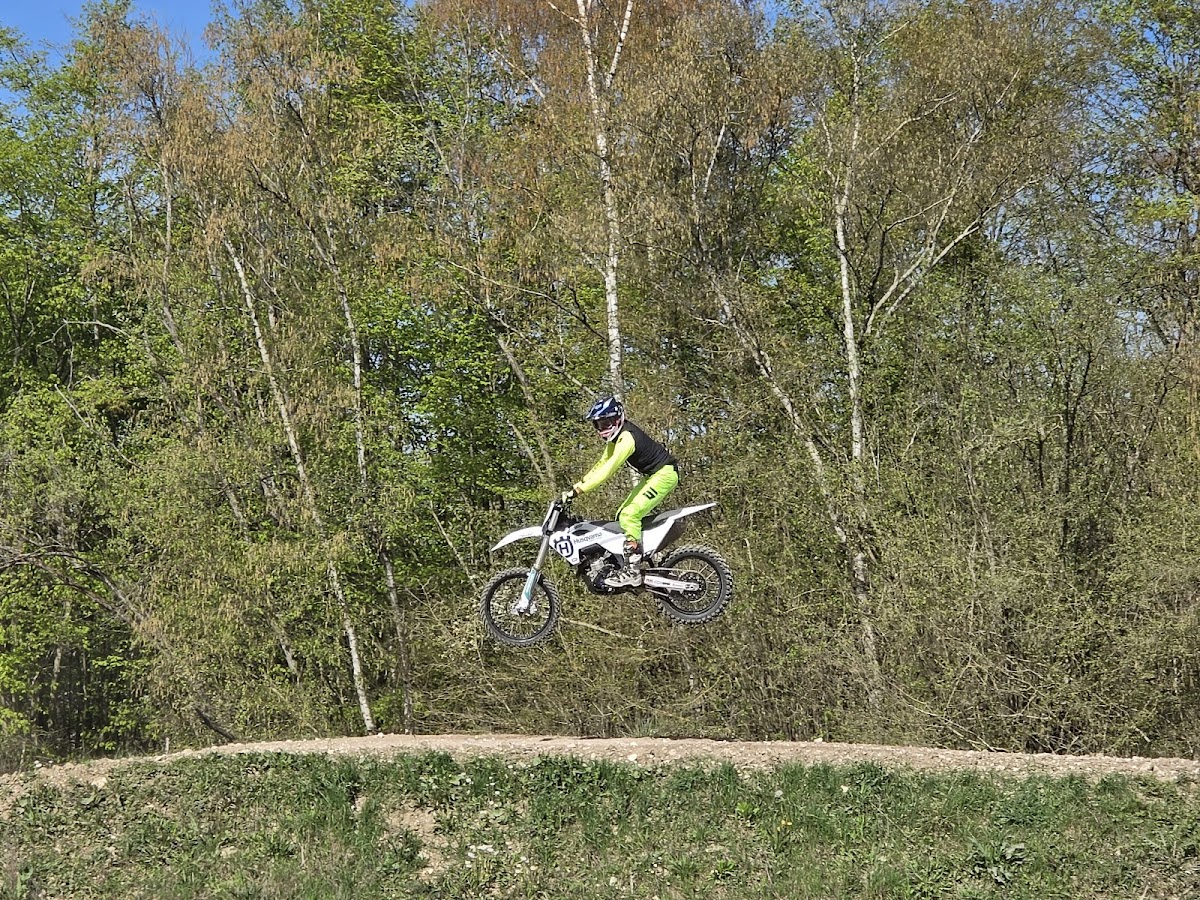 Terrain de motocross à Nizy-Le-Comte — photo 4