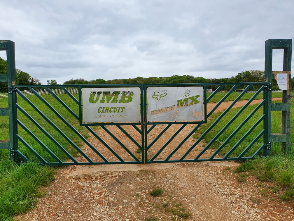 Terrain de motocross à Uzelle — photo 3