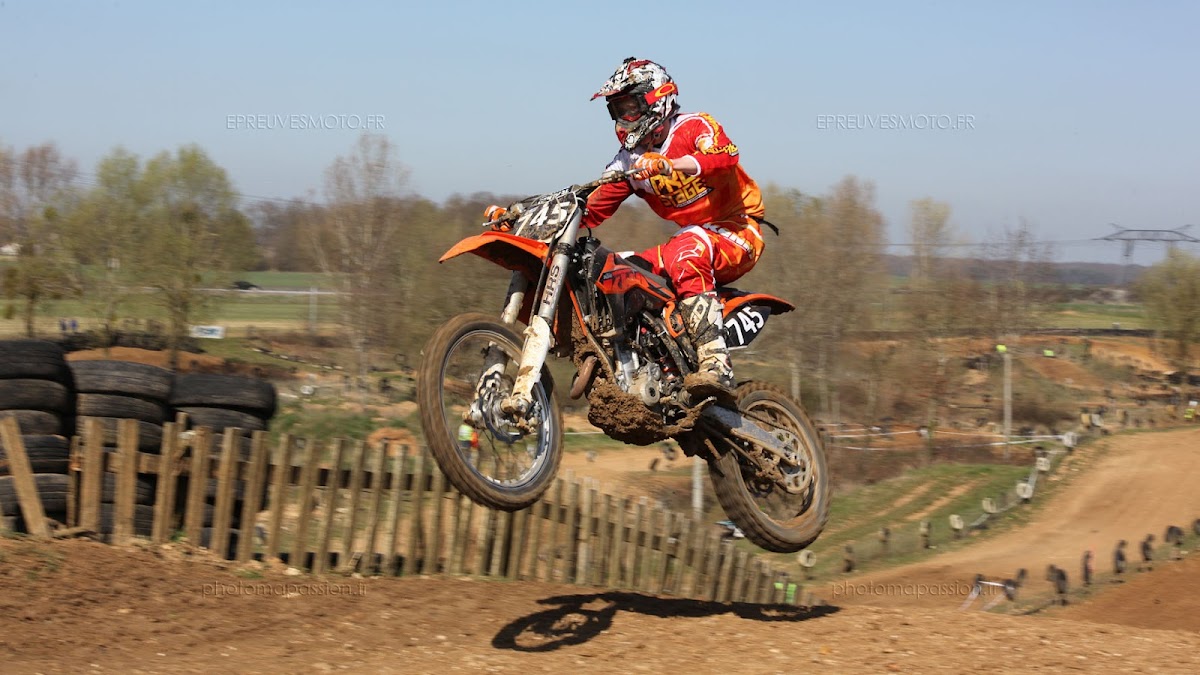 Terrain de motocross à Herbault — photo 1