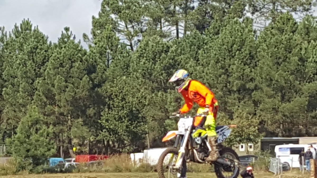 Terrain de motocross à Chantérac — photo 1