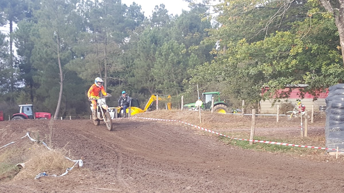 Terrain de motocross à Chantérac — photo 3