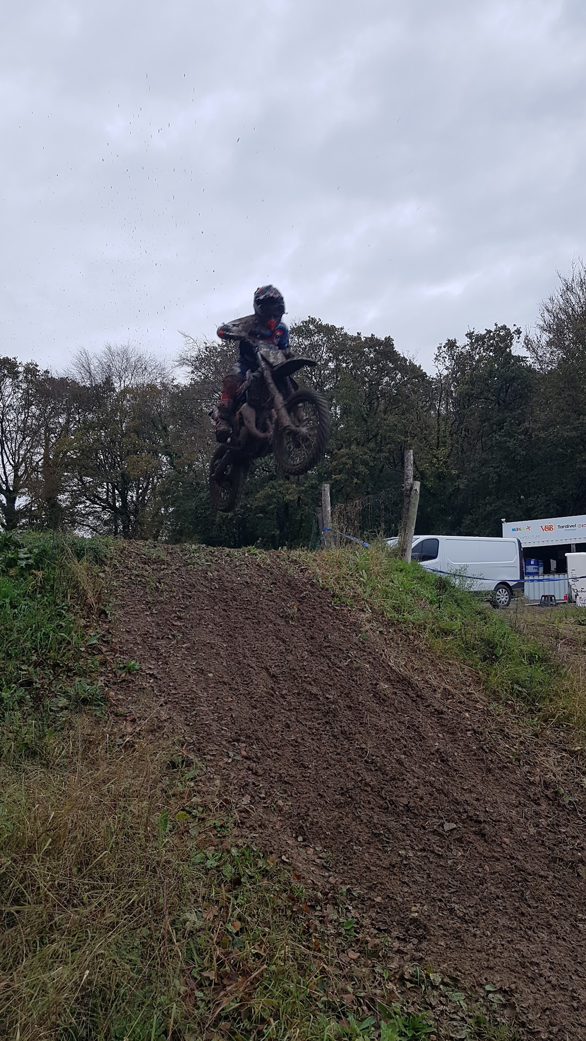 Terrain de motocross à Saint-Carreuc — photo 2