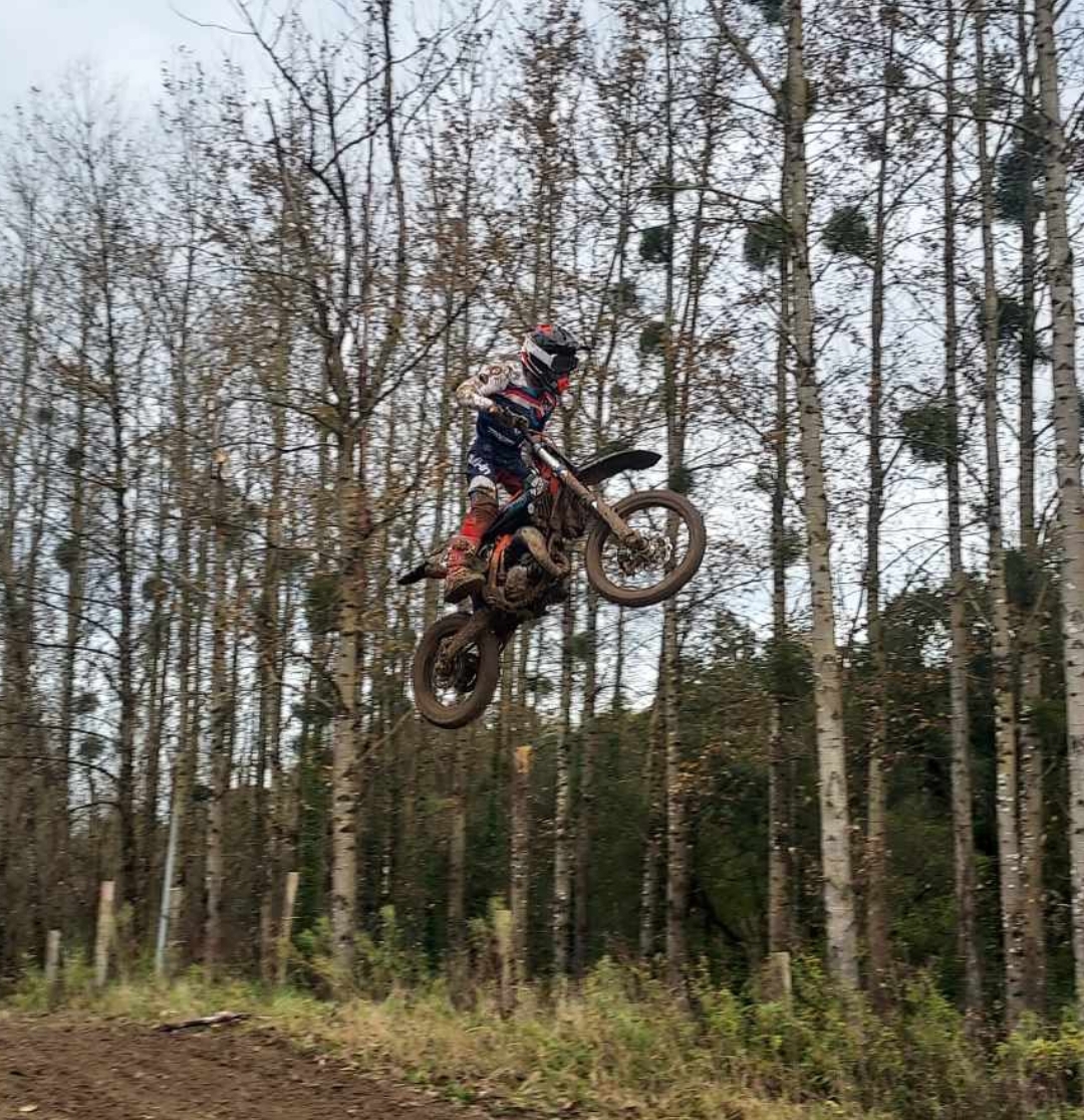 Terrain de motocross à Saint-Carreuc — photo 4