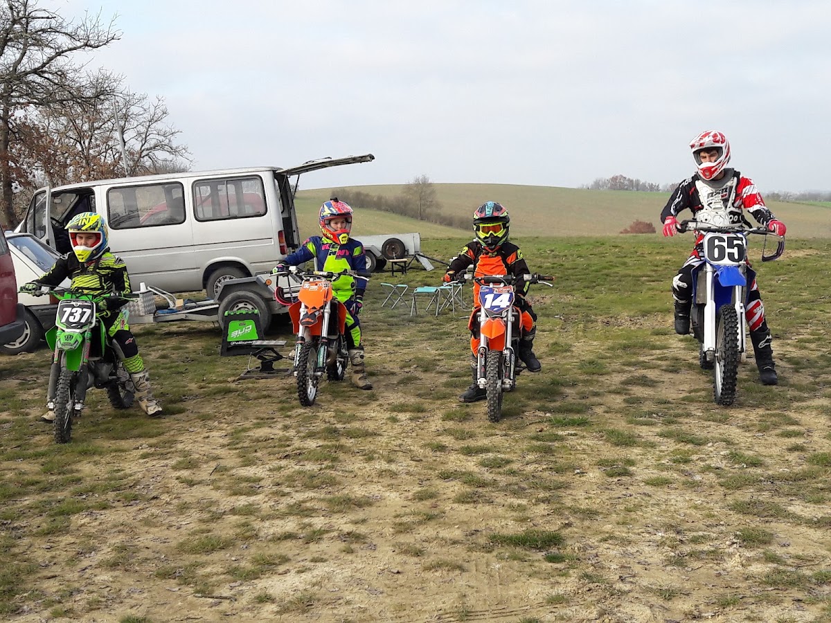 Terrain de motocross à Caillavet — photo 2