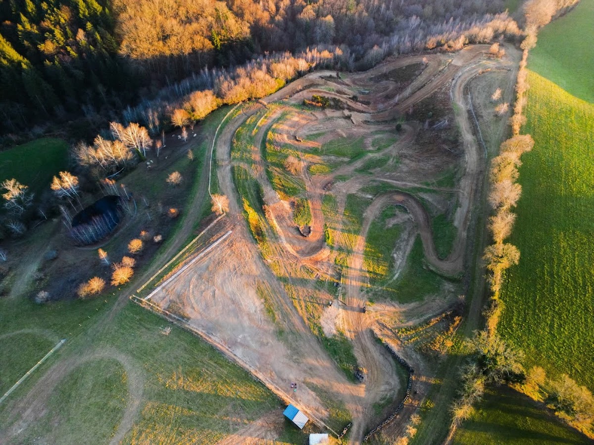 Terrain de motocross à Durenque — photo 4