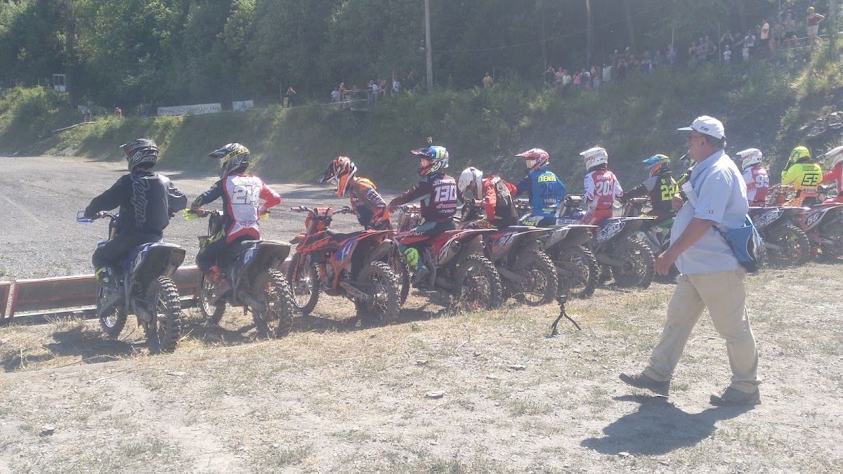 Terrain de motocross à Le Bourg-D'Oisans — photo 1