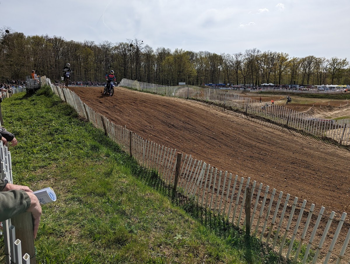 Terrain de motocross à Donnery — photo 1