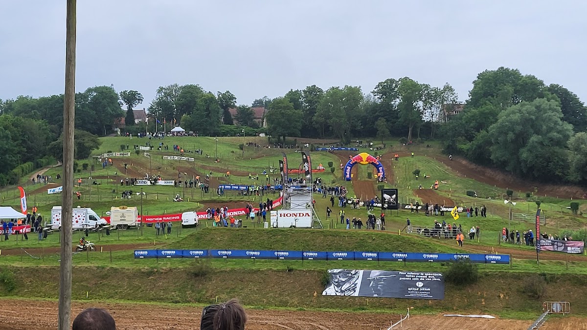 Terrain de motocross à Cassel