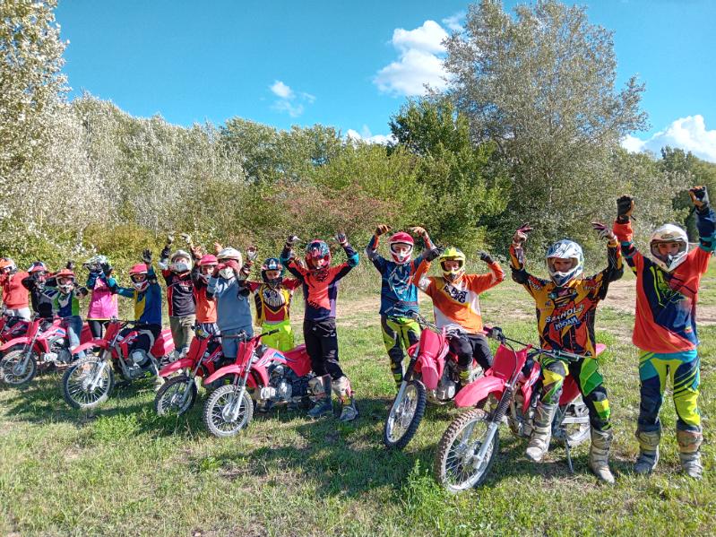 Terrain de motocross à Pertuis — photo 1