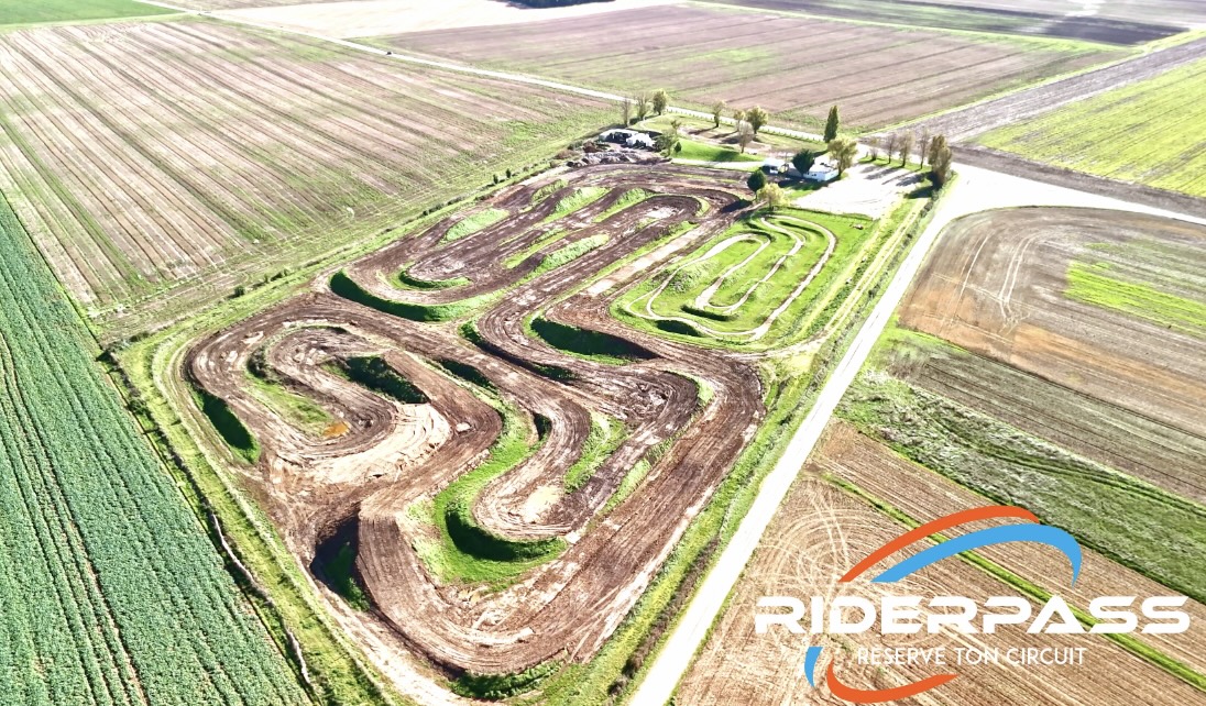 Terrain de motocross à Guilleville — photo 3
