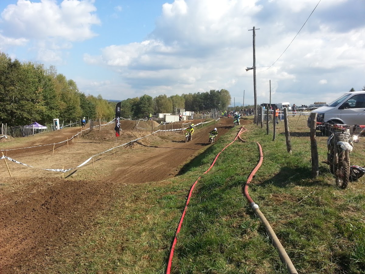 Terrain de motocross à Messeix — photo 1