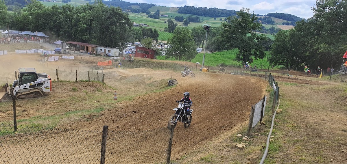 Terrain de motocross à Arrosès