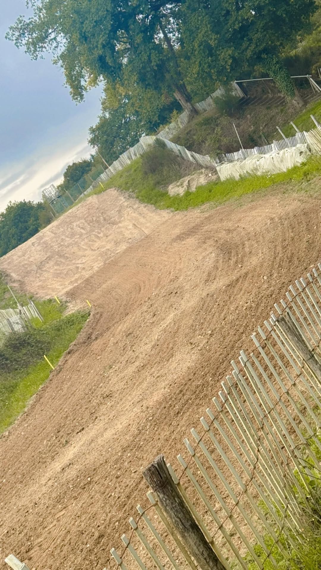 Terrain de motocross à Argent-Sur-Sauldre — photo 4