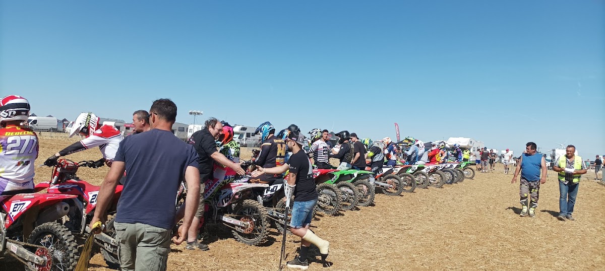 Terrain de motocross à Bar-sur-Seine — photo 3