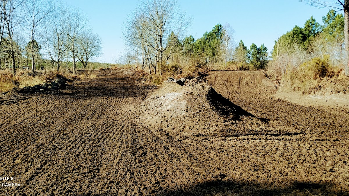 Terrain de motocross à Saint-Martin-d'Oney