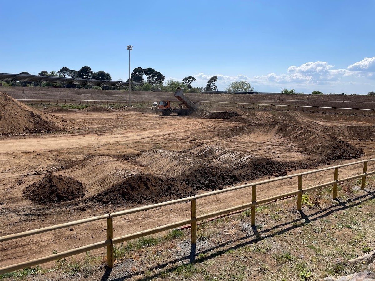 Terrain de motocross à Saint-Thibéry — photo 1