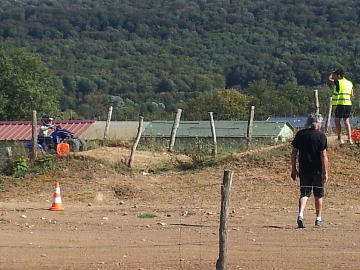 Terrain de motocross à Sichamps — photo 3