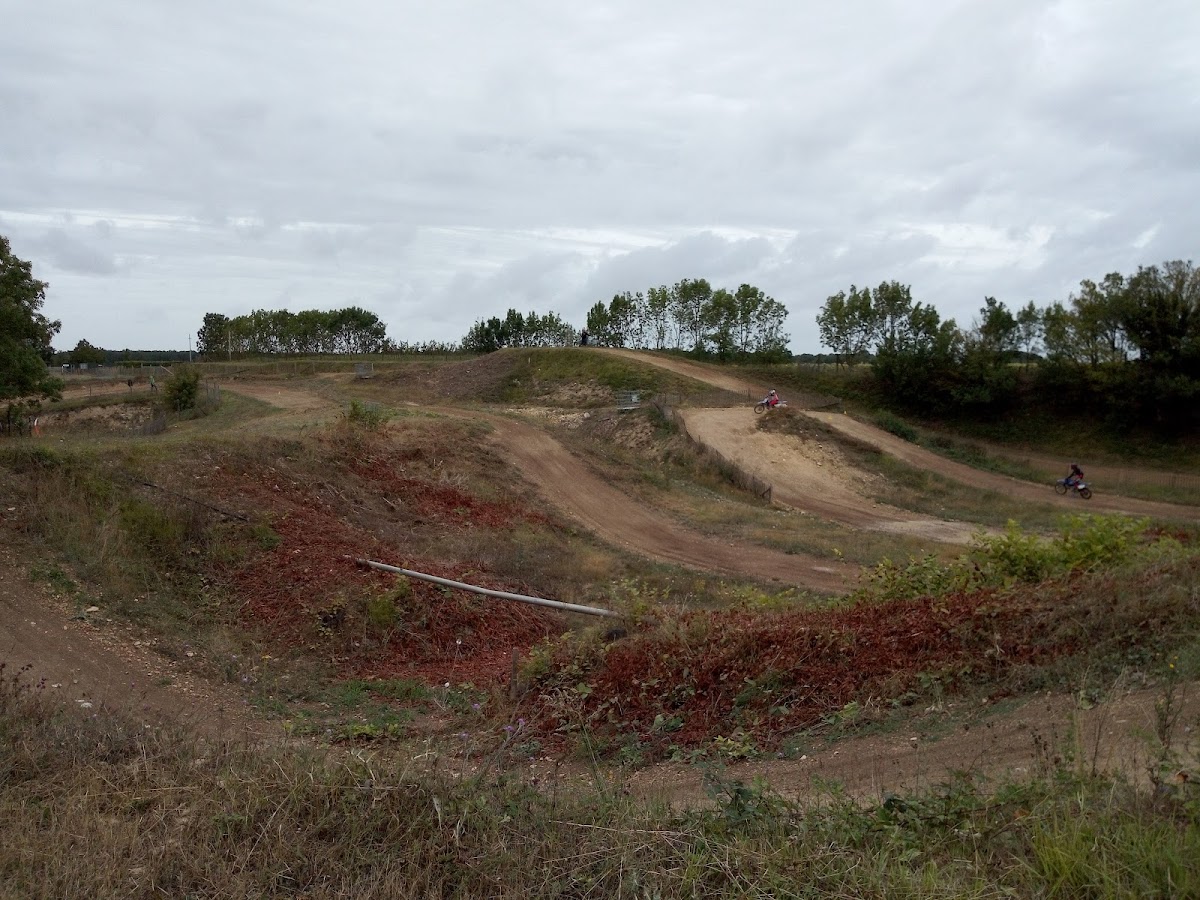 Terrain de motocross à Surgères — photo 3