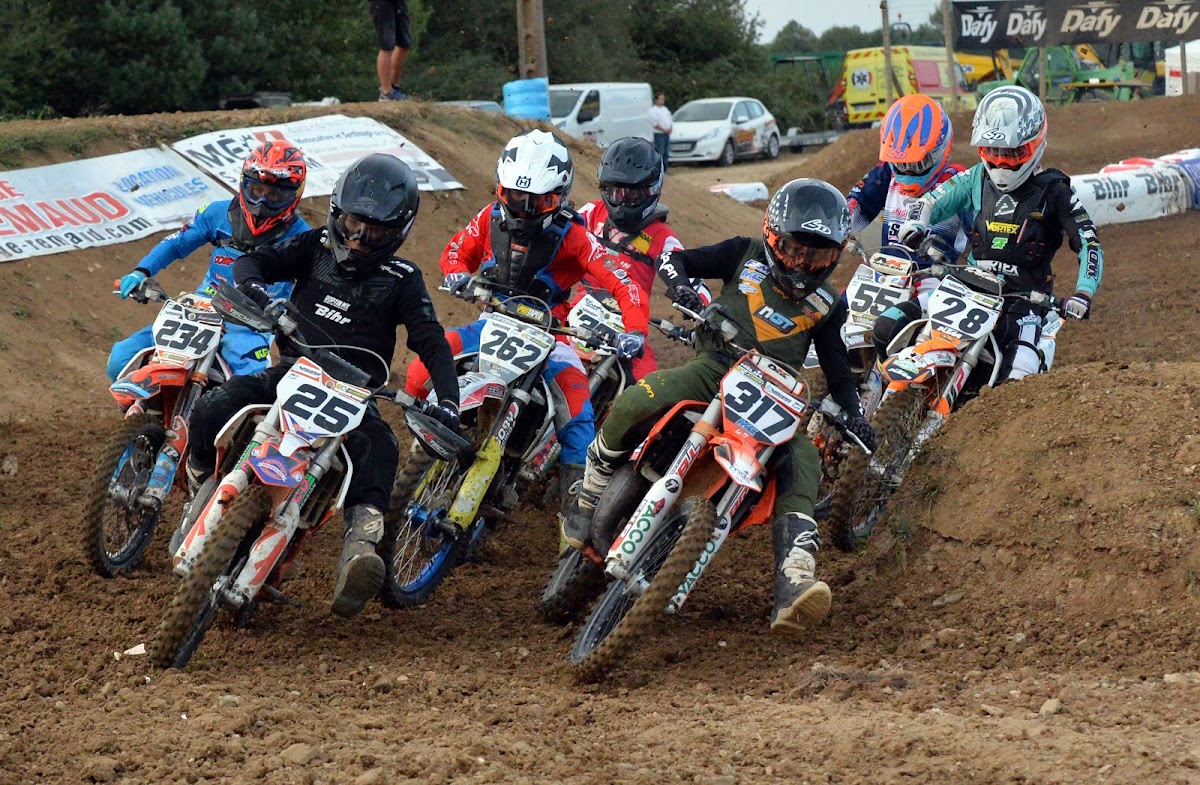 Terrain de motocross à Saint-Georges-De-Montaigu — photo 1