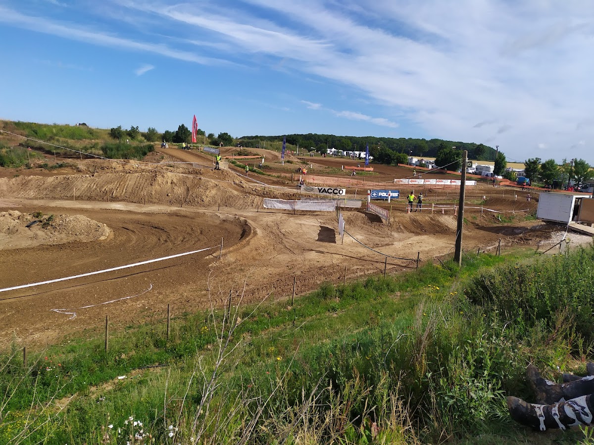 Terrain de motocross à Maricourt — photo 3