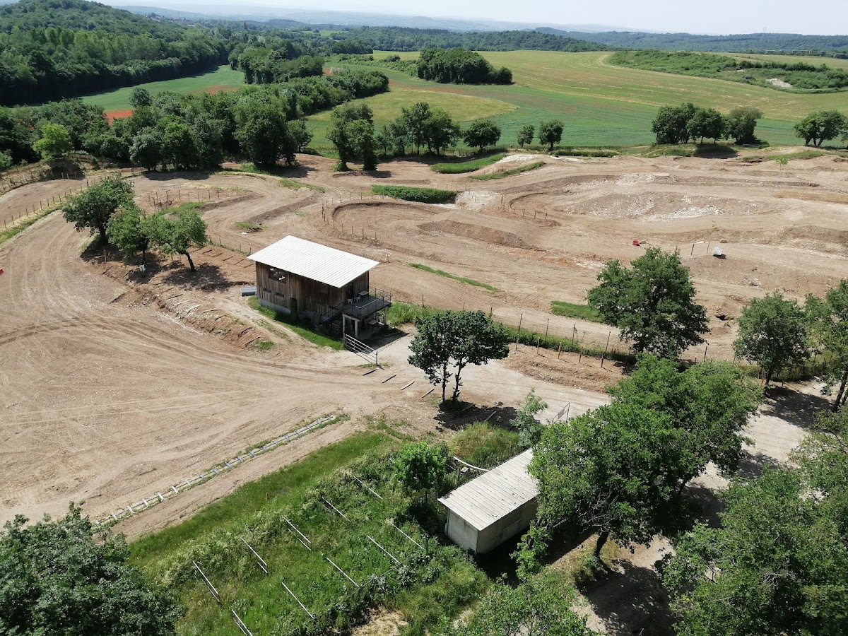 Terrain de motocross à Bouvesse-Quirieu