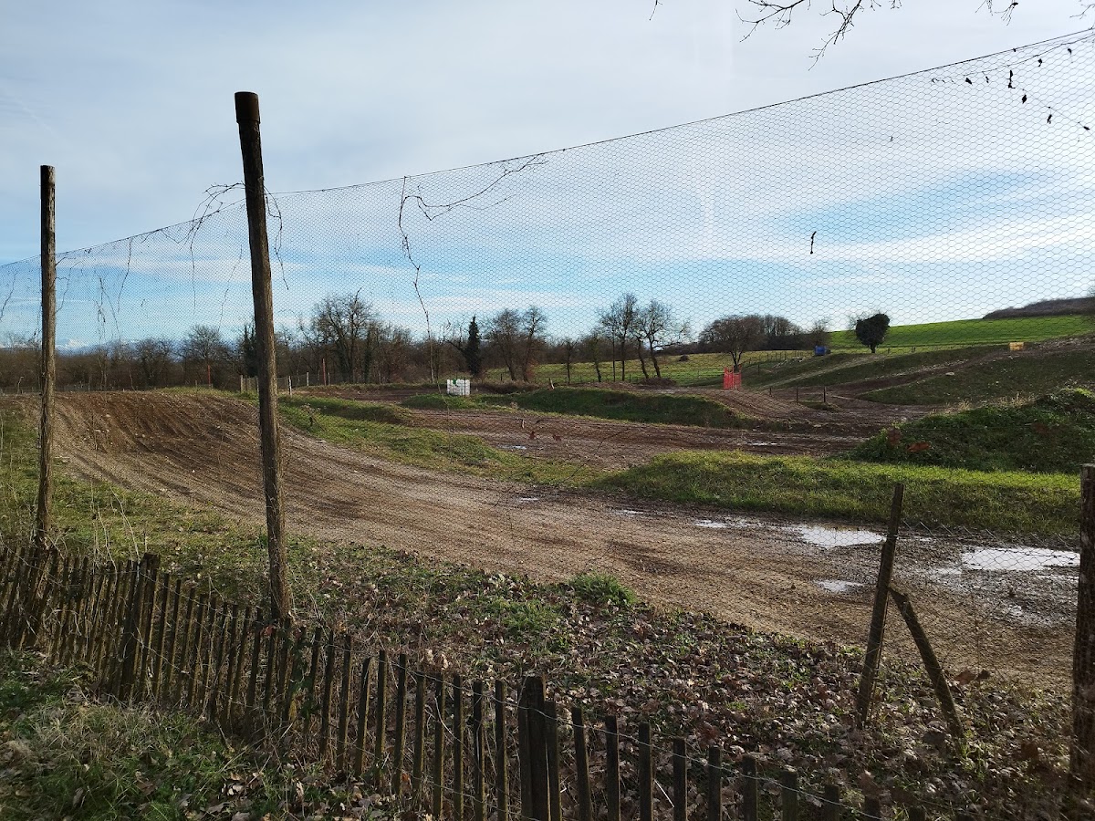Terrain de motocross à Bouvesse-Quirieu — photo 1