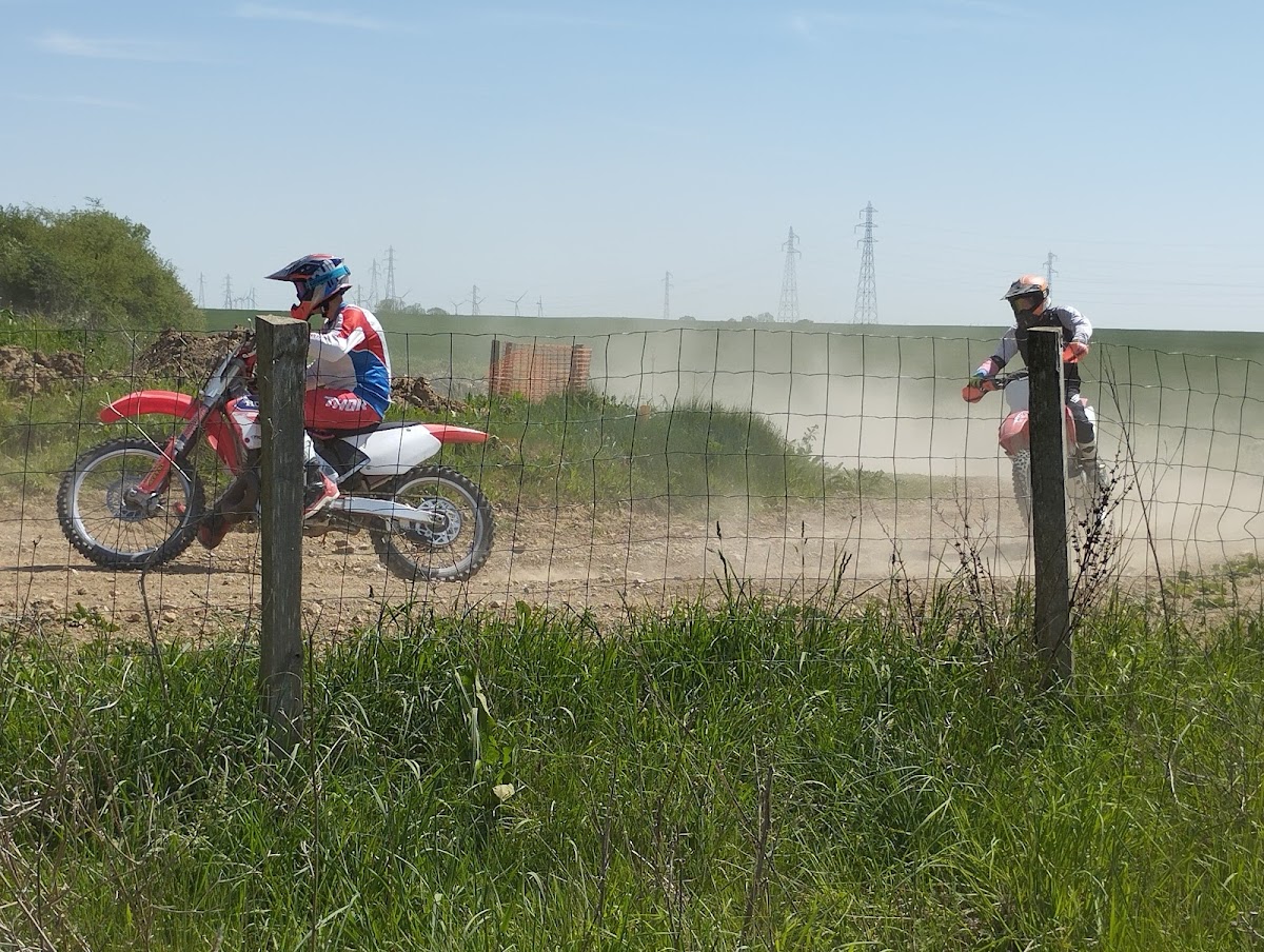 Terrain de motocross à Berchères-Les-Pierres — photo 4