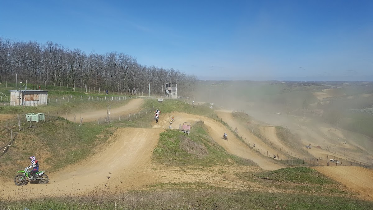 Terrain de motocross à Moissac