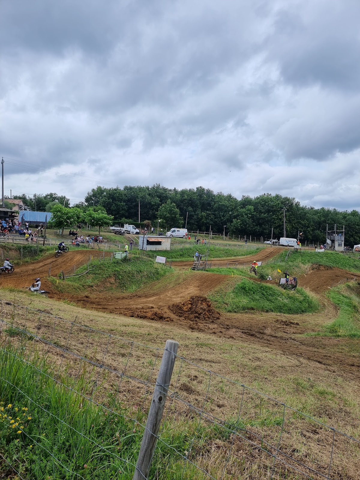 Terrain de motocross à Moissac — photo 4