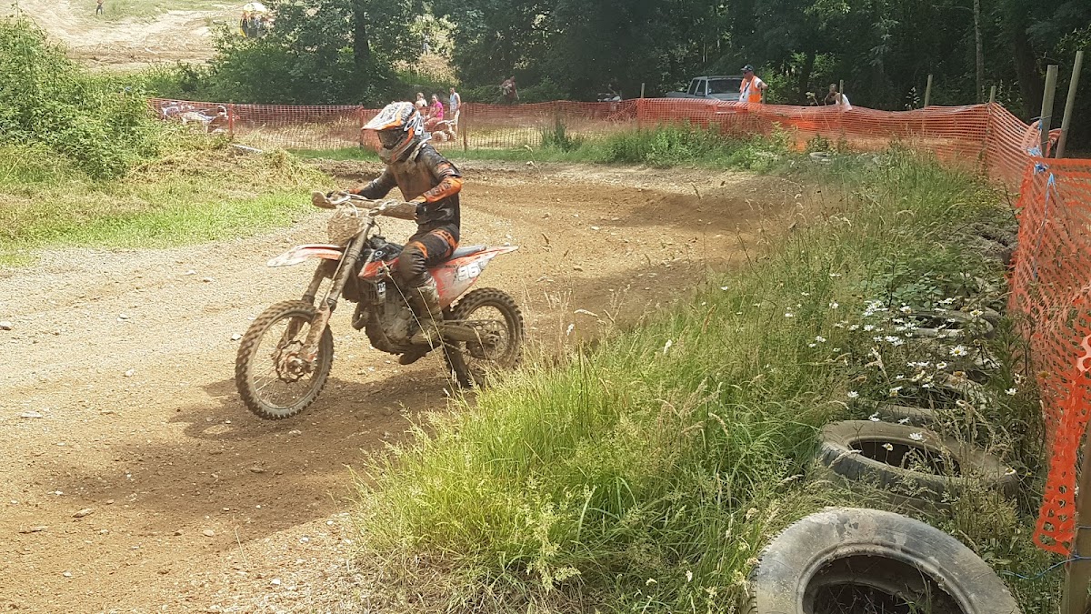 Terrain de motocross à Saint-Julien-Des-Landes