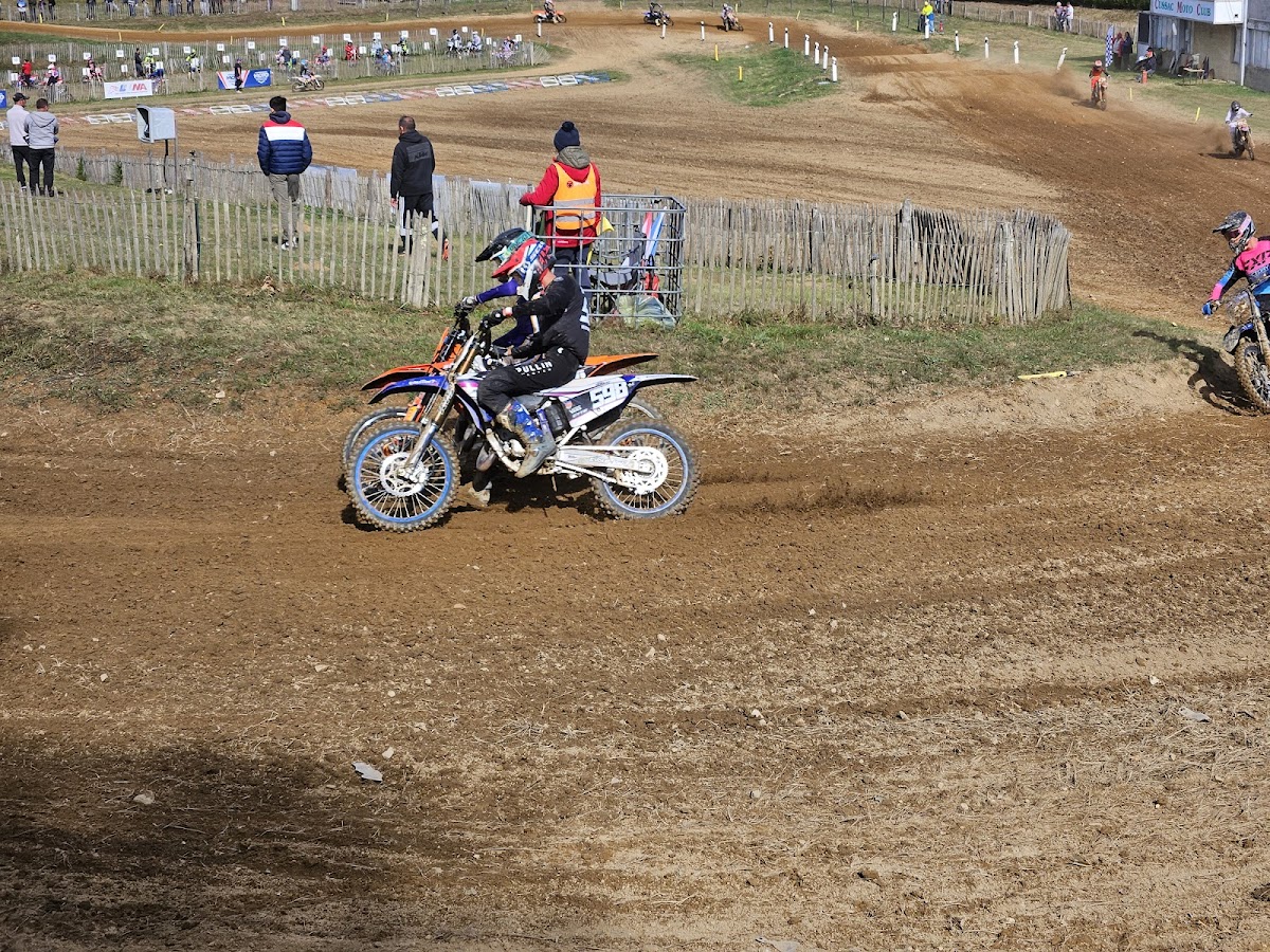 Terrain de motocross à Cussac — photo 1