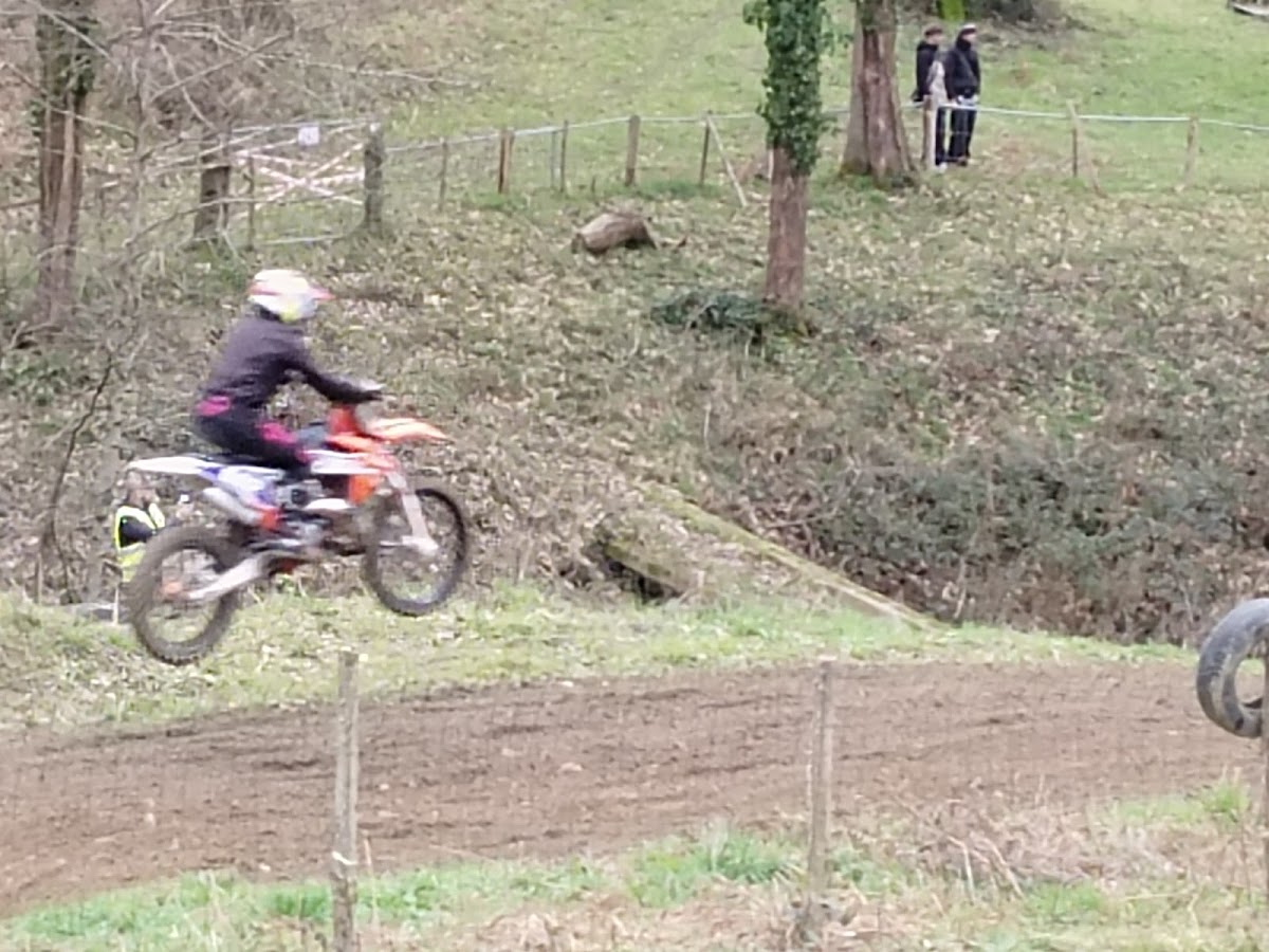 Terrain de motocross à Vue