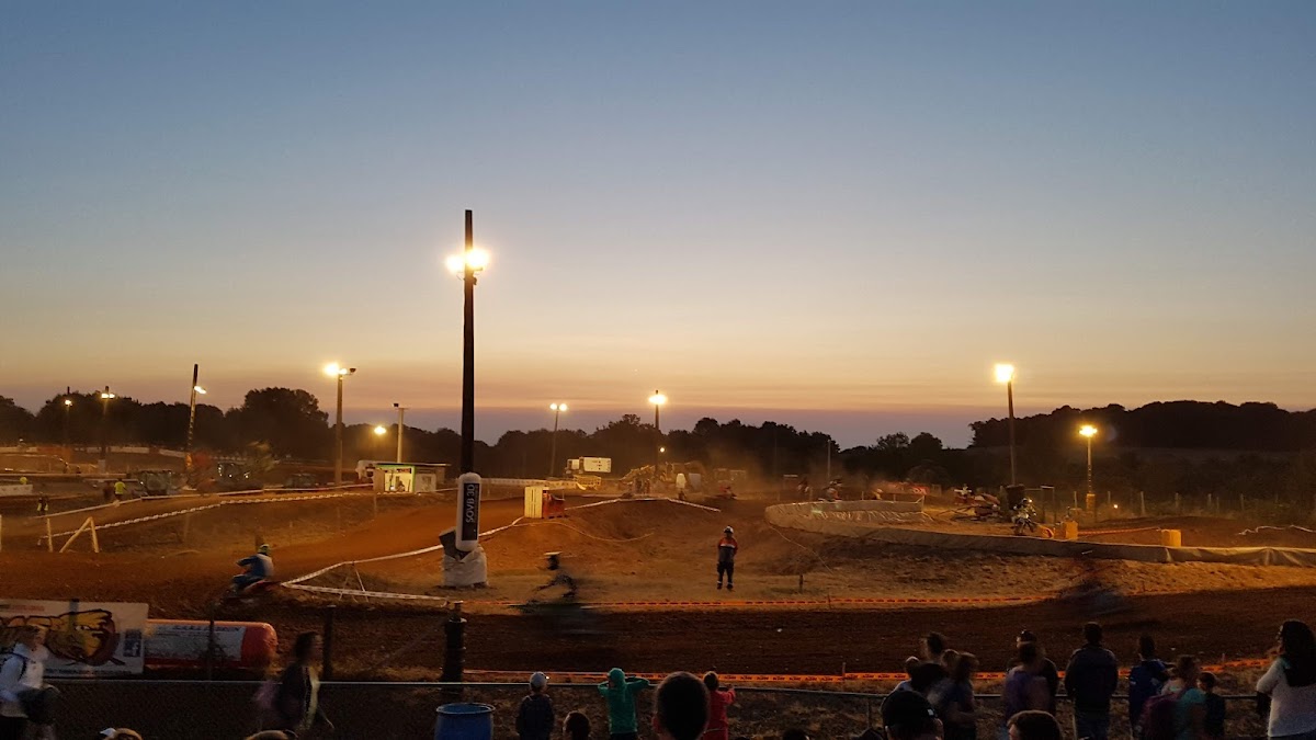 Terrain de motocross à Celles-Sur-Belle — photo 1