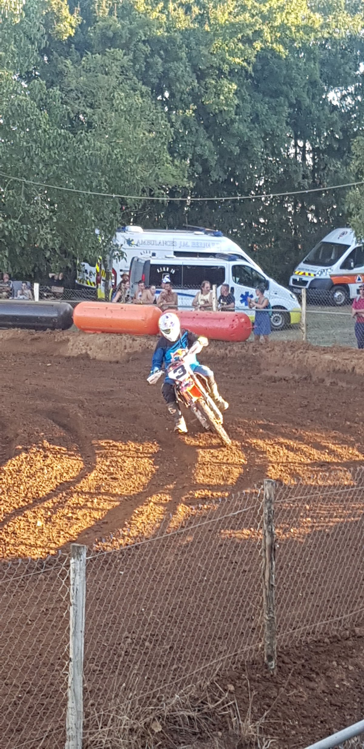 Terrain de motocross à Celles-Sur-Belle — photo 4