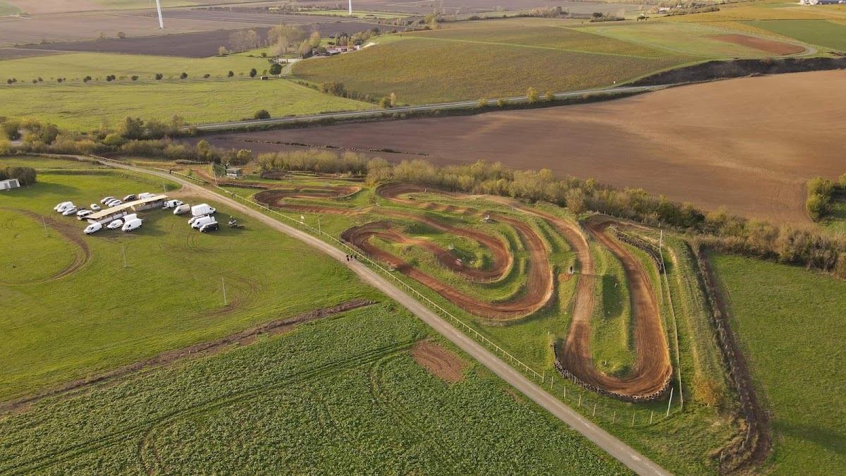 Terrain de motocross à Vix — photo 4