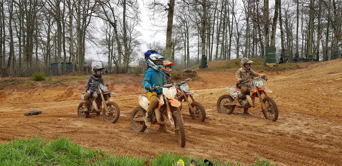Terrain de motocross à Toucy — photo 1