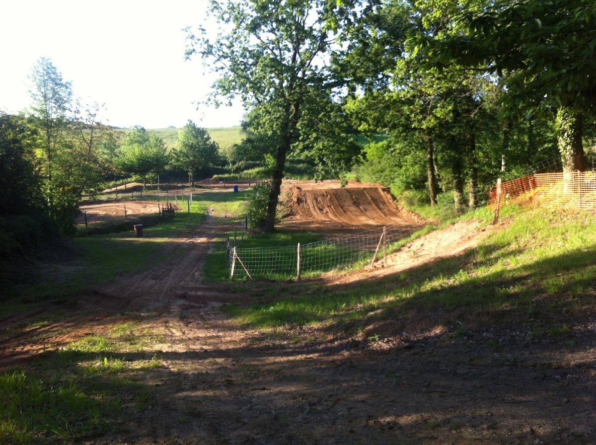 Terrain de motocross à Toucy — photo 3