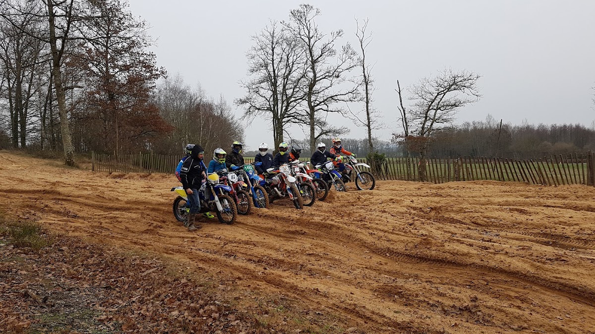 Terrain de motocross à Toucy — photo 4