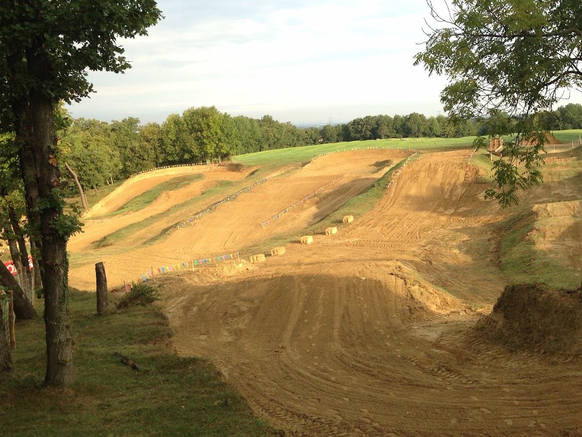 Terrain de motocross à Montmeyran