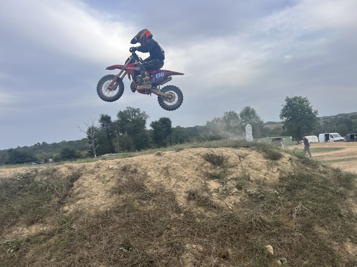 Terrain de motocross à Saint-Christophe-De-Double