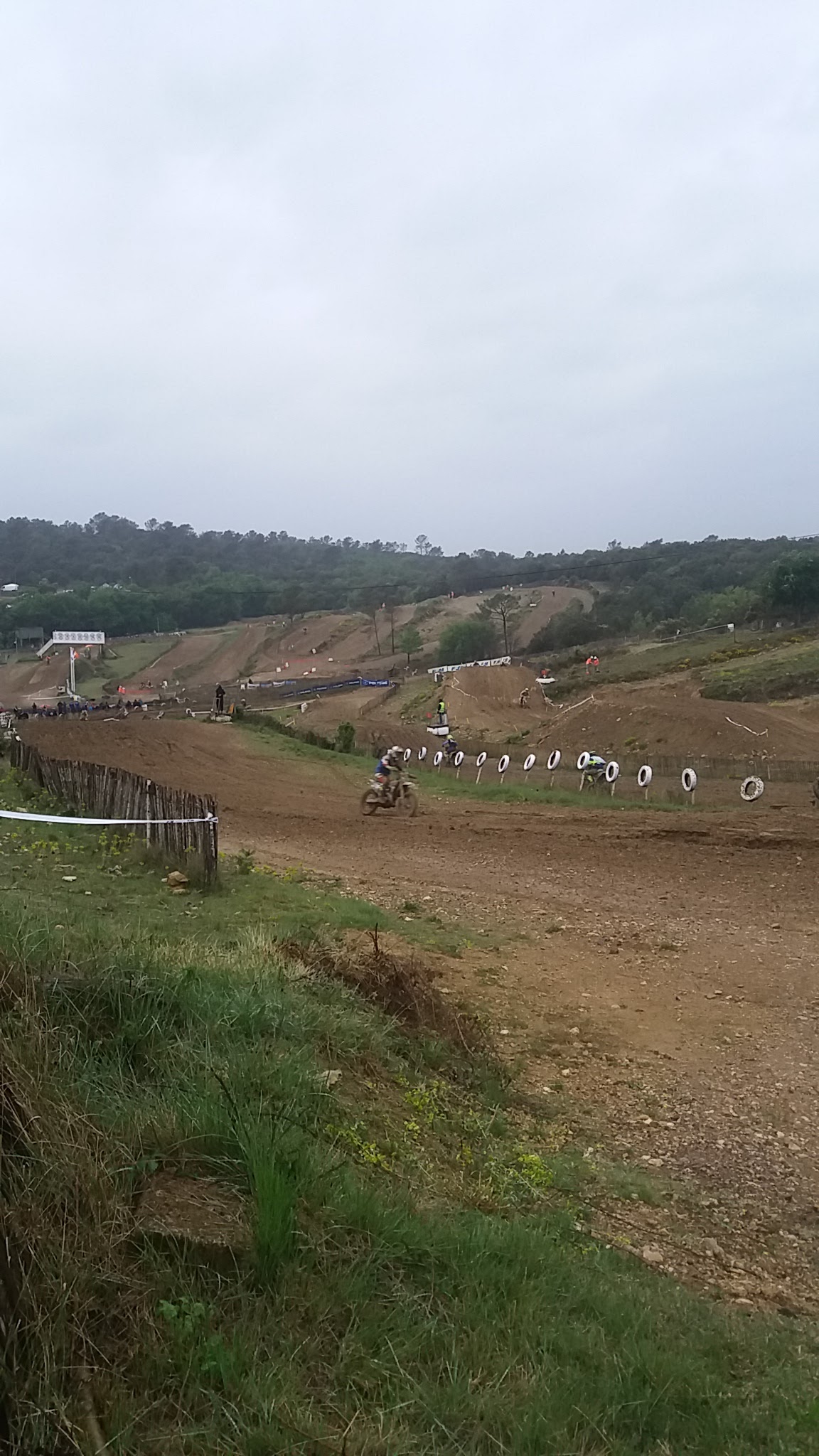Terrain de motocross à Rousson — photo 2