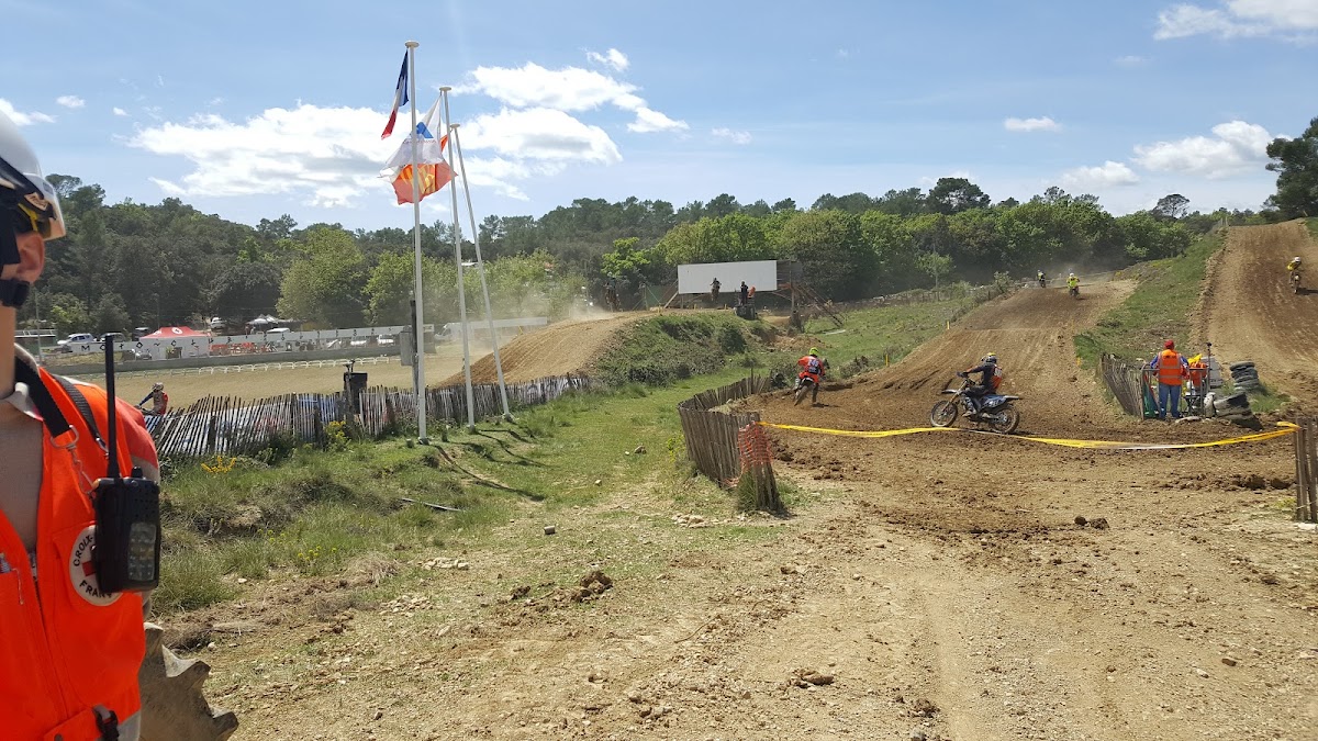 Terrain de motocross à Rousson — photo 3
