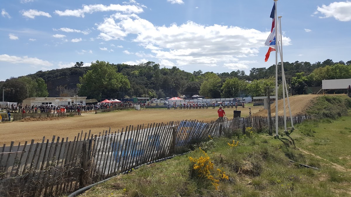 Terrain de motocross à Rousson — photo 4