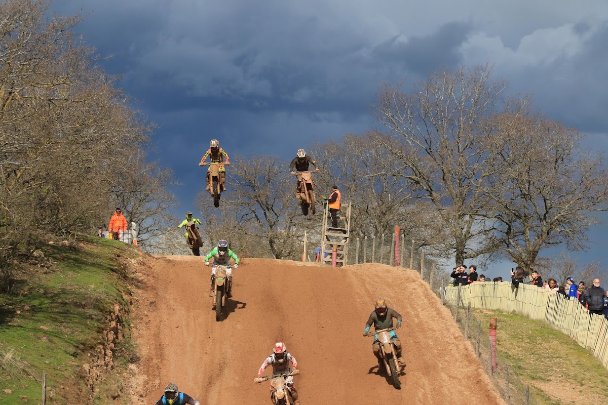 Terrain de motocross à Quinssaines — photo 1