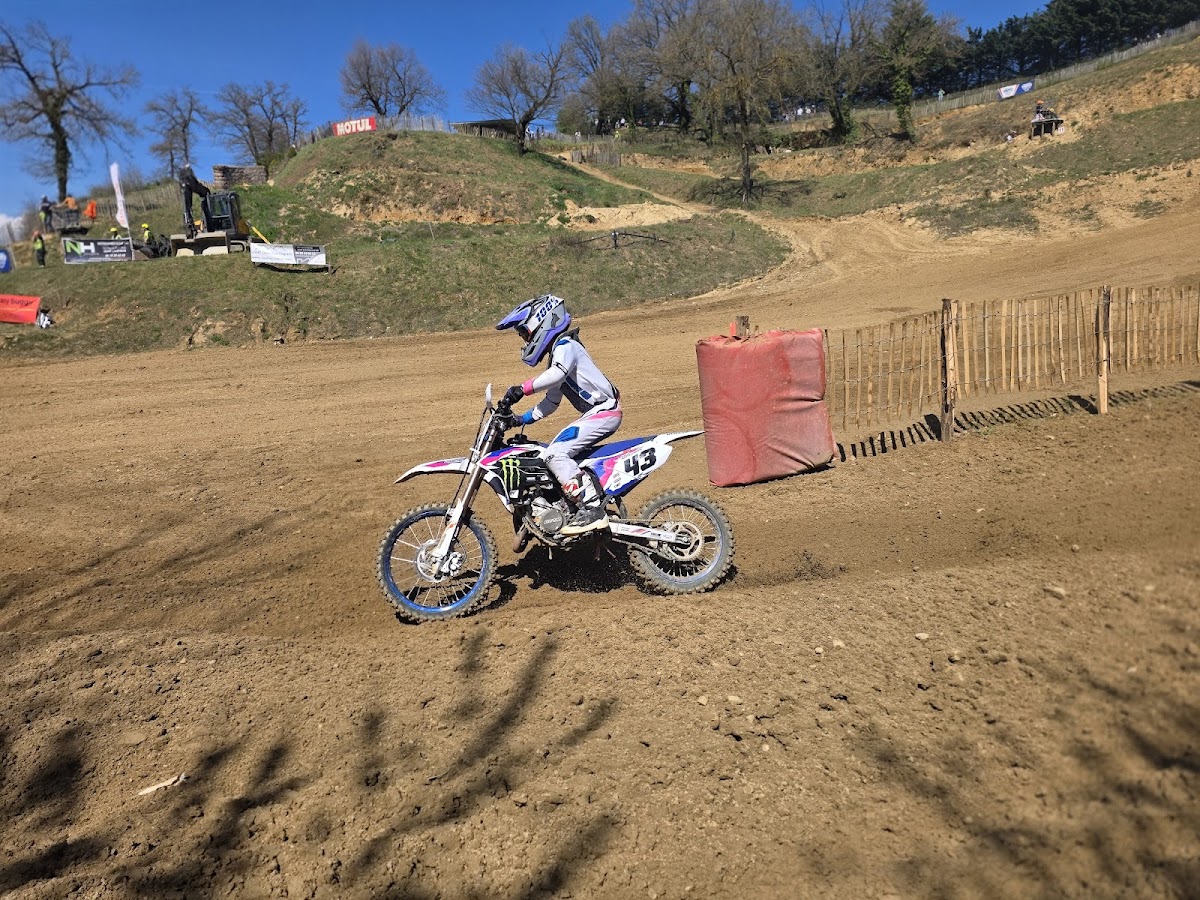 Terrain de motocross à Saint-Barthélemy-De-Vals — photo 1