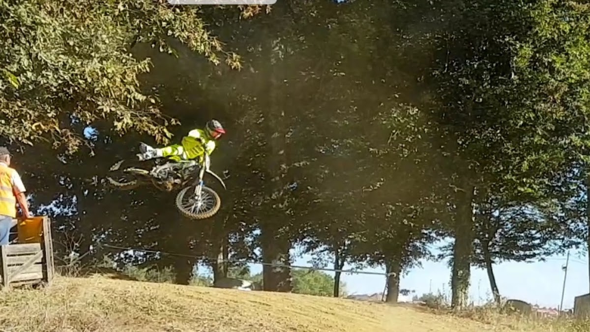 Terrain de motocross à Arbis — photo 1